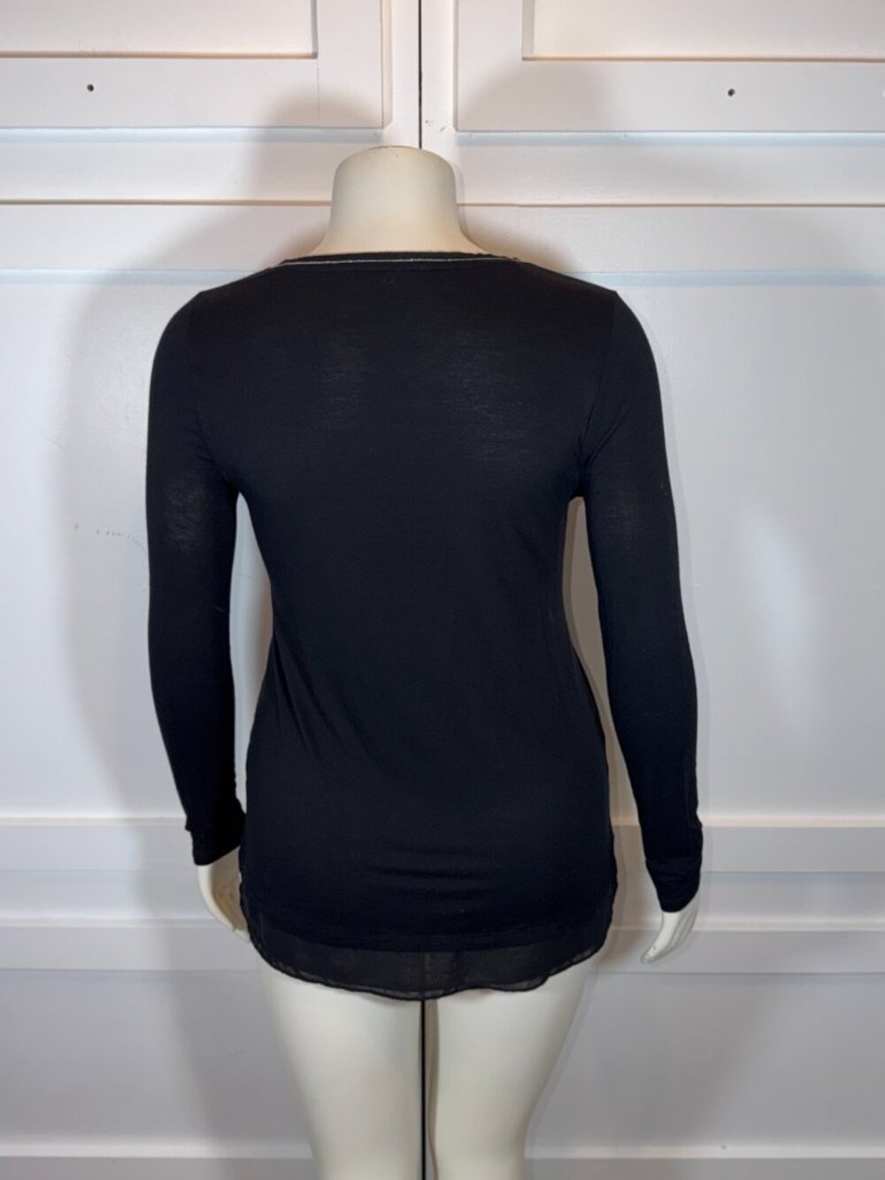 White House Black Market V-Neck Top Women S Black Long Sleeve - Picture 3 of 8